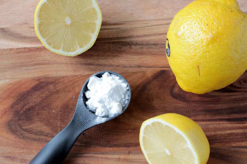 Trattamento a base di bicarbonato di sodio e limone