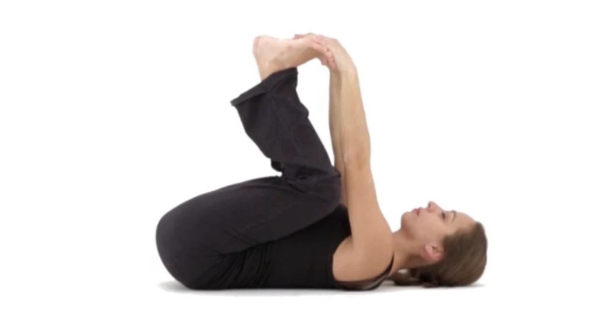 Le posizioni di yoga che aiutano a rilassare l'intestino