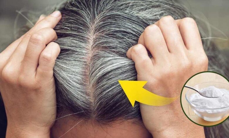 Come usare il bicarbonato di sodio per coprire i capelli bianchi