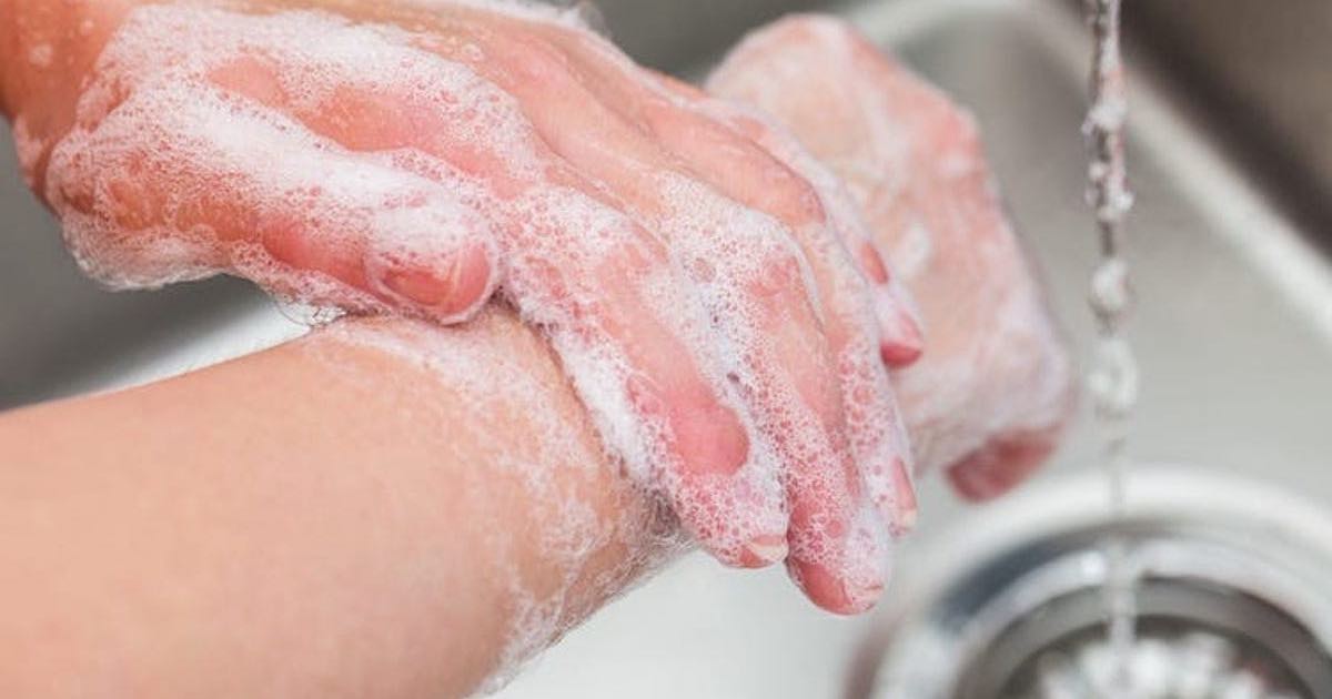 Quante volte bisogna lavare le mani e fare la doccia